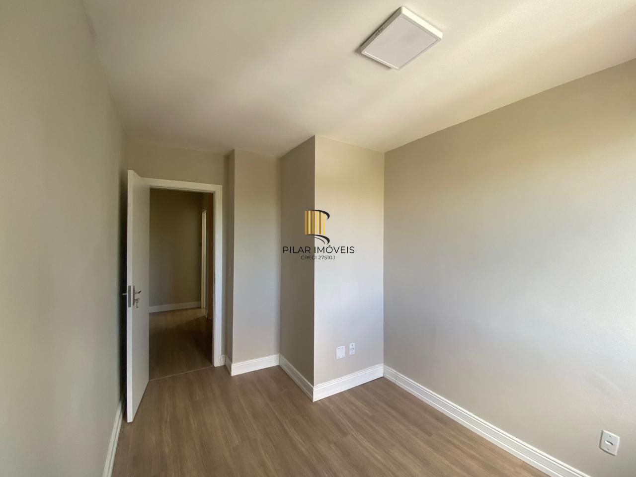 Casa 3 dormitórios, sendo 1 suíte, 2 vagas de garragem - bairro Ipanema