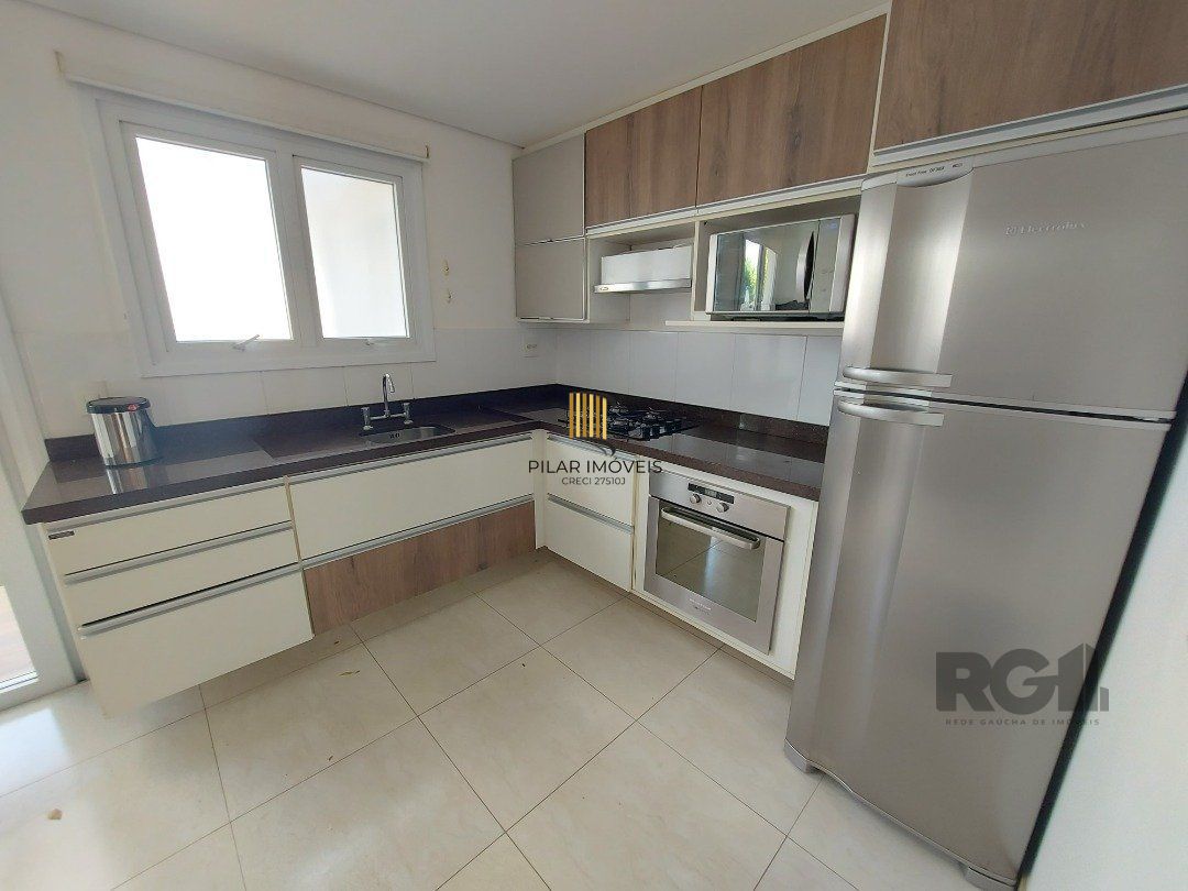 Casa em Condomínio Fechado com 3 quartos e 150m² privativos