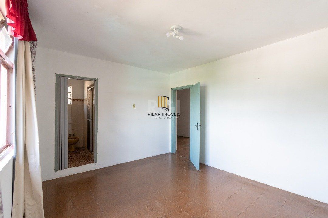 Casa para Venda - 220m², 3 dormitórios, sendo 2 suites, 2 vagas - Coronel Aparício Borges