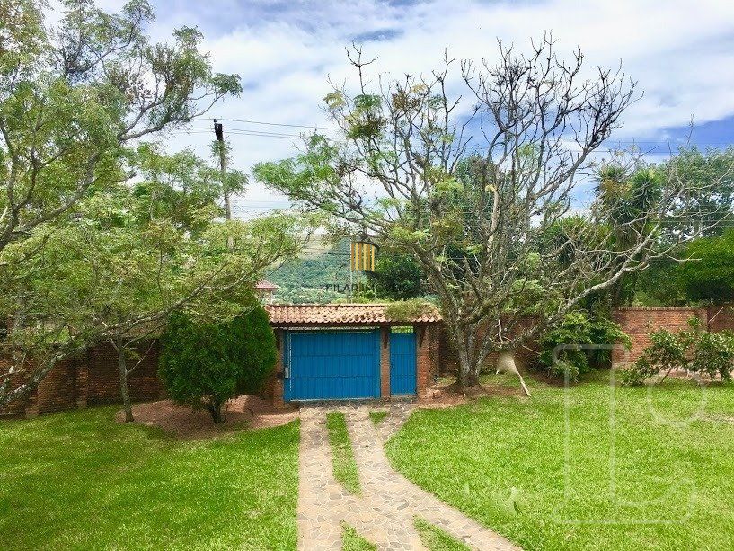 Casa para Venda - 570m², 3 dormitórios, sendo 1 suites, 2 vagas - Hípica