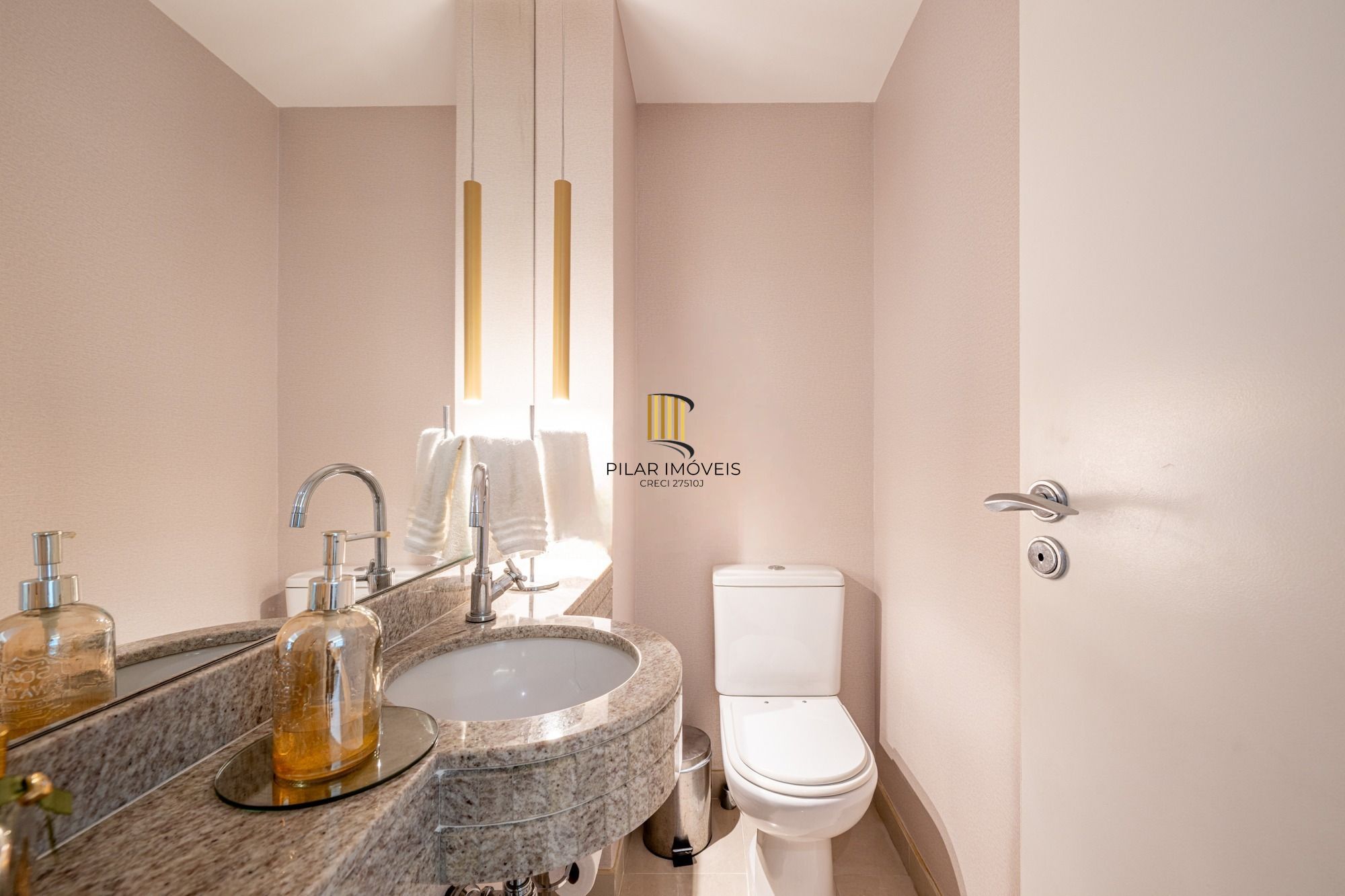 Apartamento 3 dormitórios, sendo 3 suítes e 3 vagas