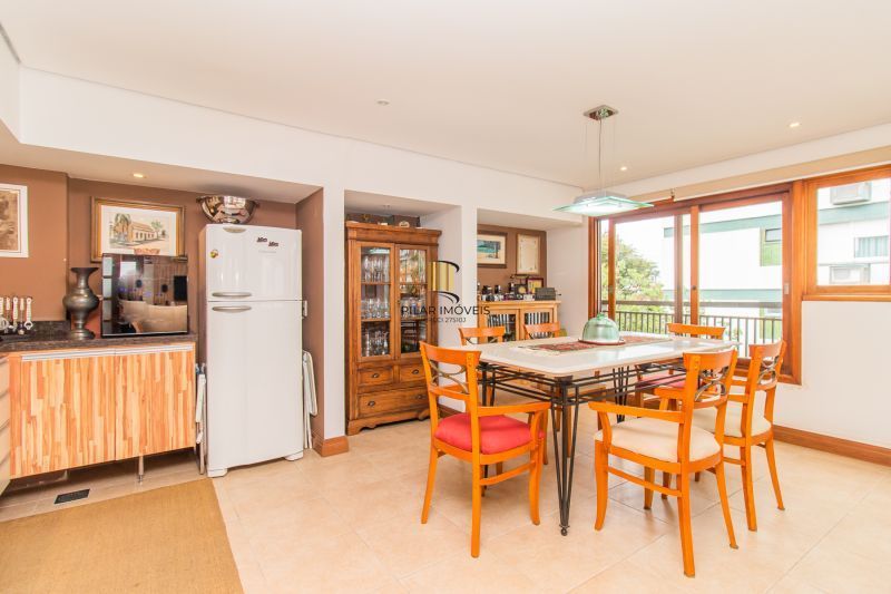 Cobertura Exclusiva com Vista Privilegiada no Coração do Bairro Moinhos de Vento