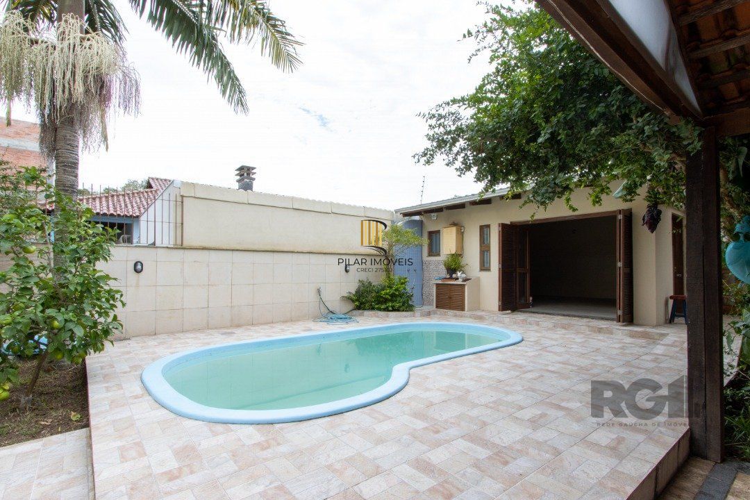 Casa 4 dormitórios no bairro Ipanema