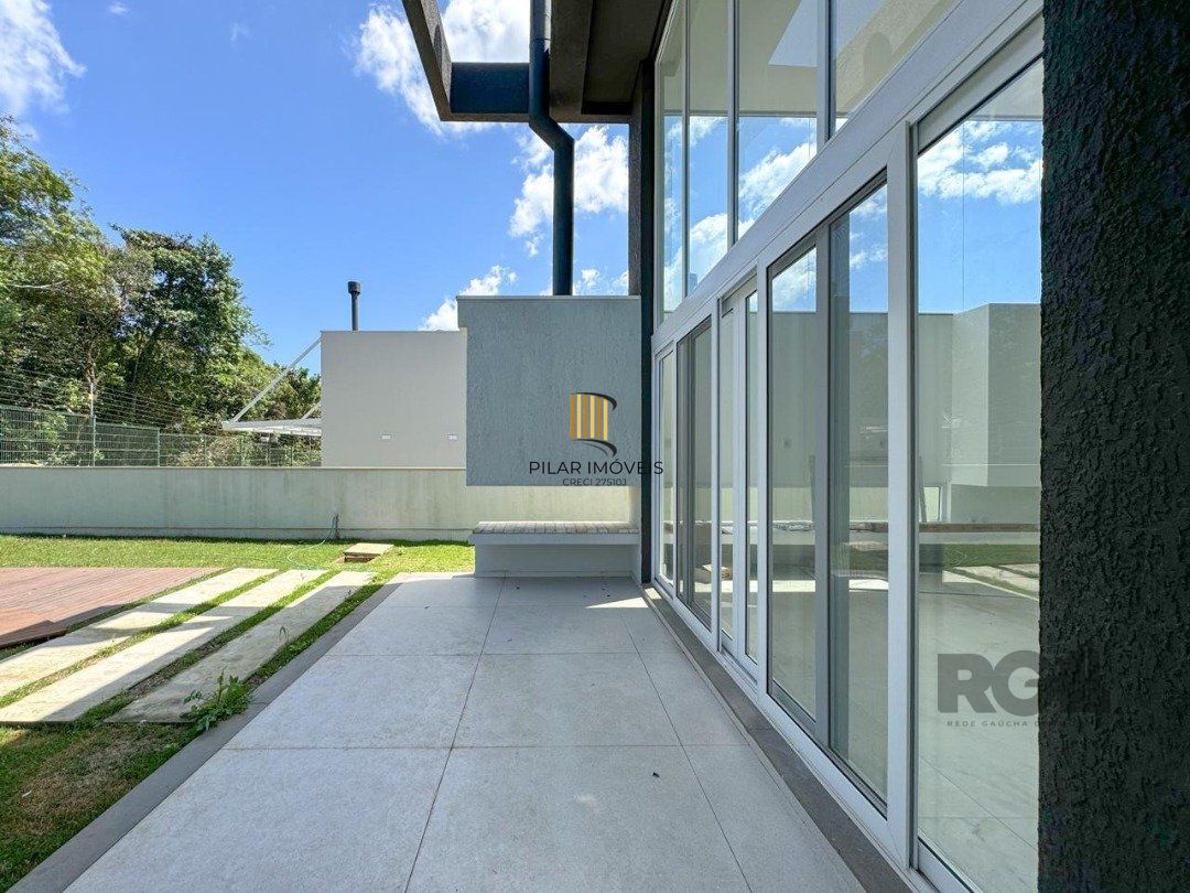 Casa Condominio para Venda - 300m², 4 dormitórios, sendo 4 suites, 2 vagas - Alphaville