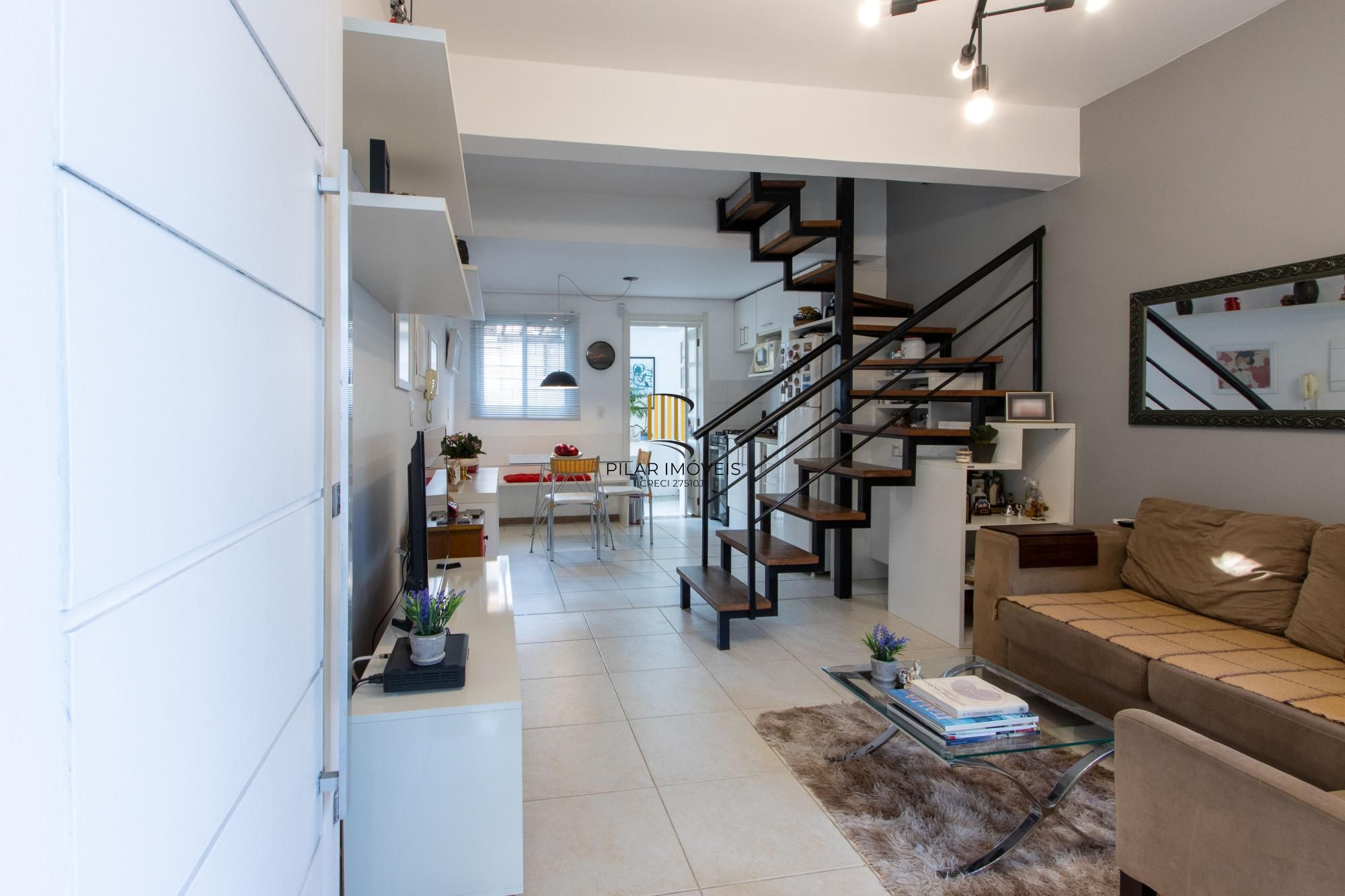 Casa de Condomínio 3 dormitórios no bairro Cavalhada