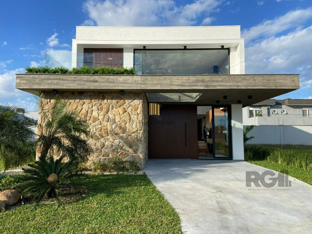 Sobrado Novo em Condomínio Fechado com 4 suítes e 238m² privativos - Pilar Imóveis