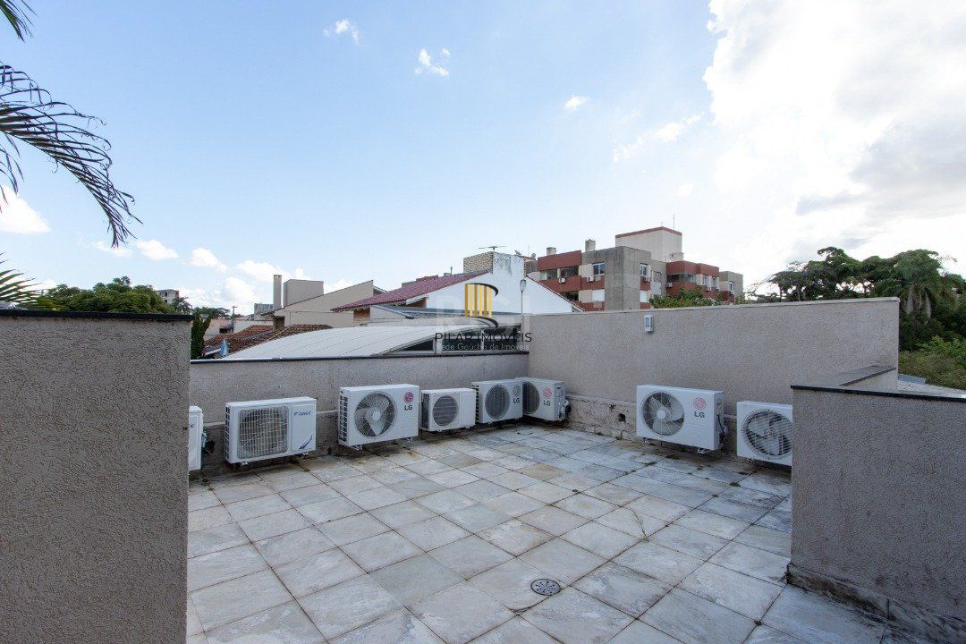 Casa 4 dormitórios no bairro Teresópolis