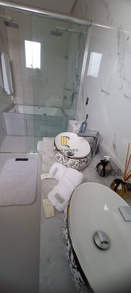 Casa de Condomínio 4 dormitórios no bairro Remanso