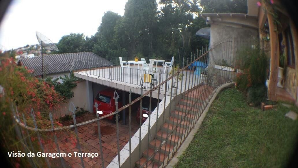 Ótima casa 3 dormitórios sendo 1 suíte e Salão de Festas