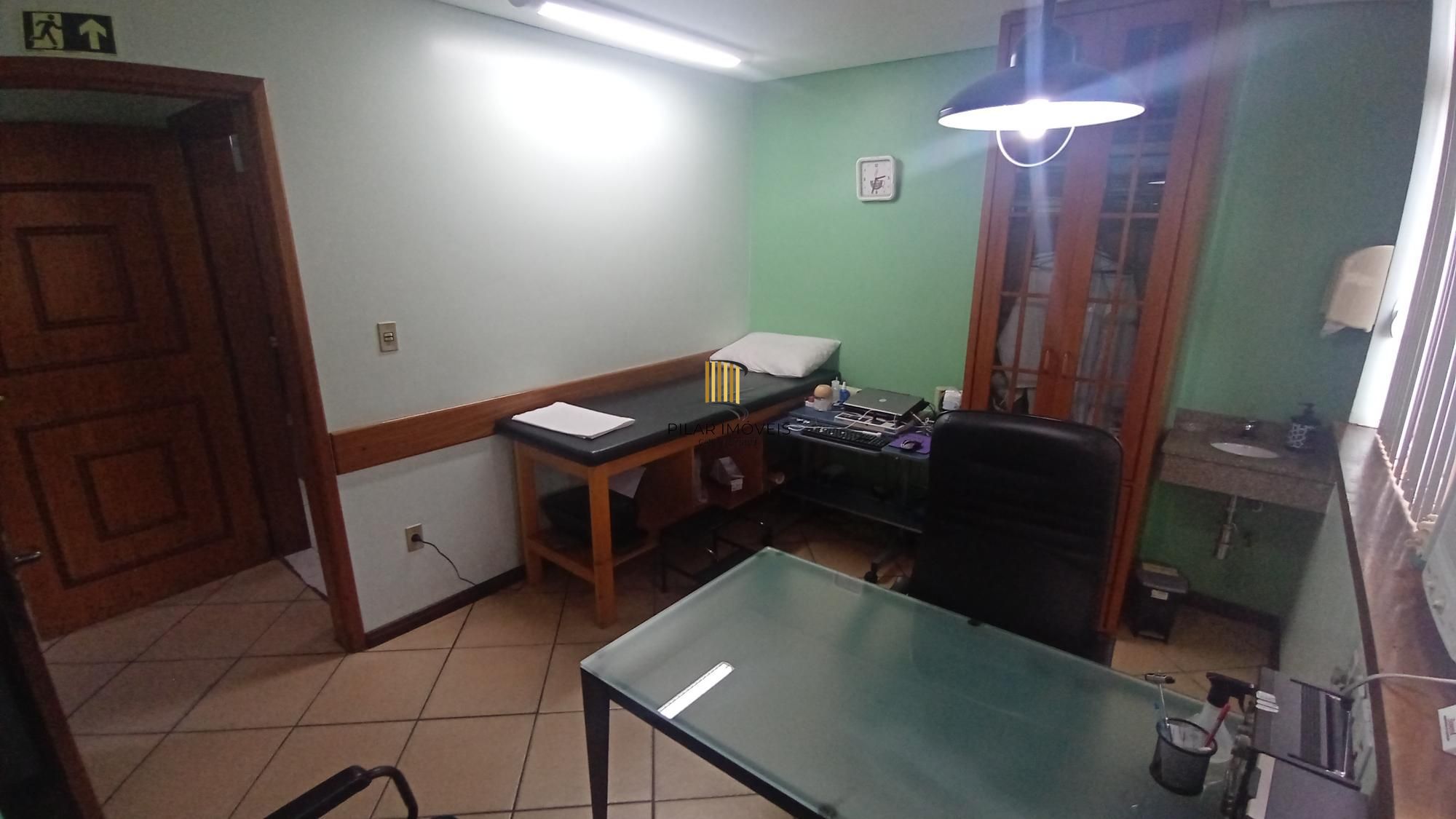 Imóvel comercial com 3 salas e recepção no Centro Histórico