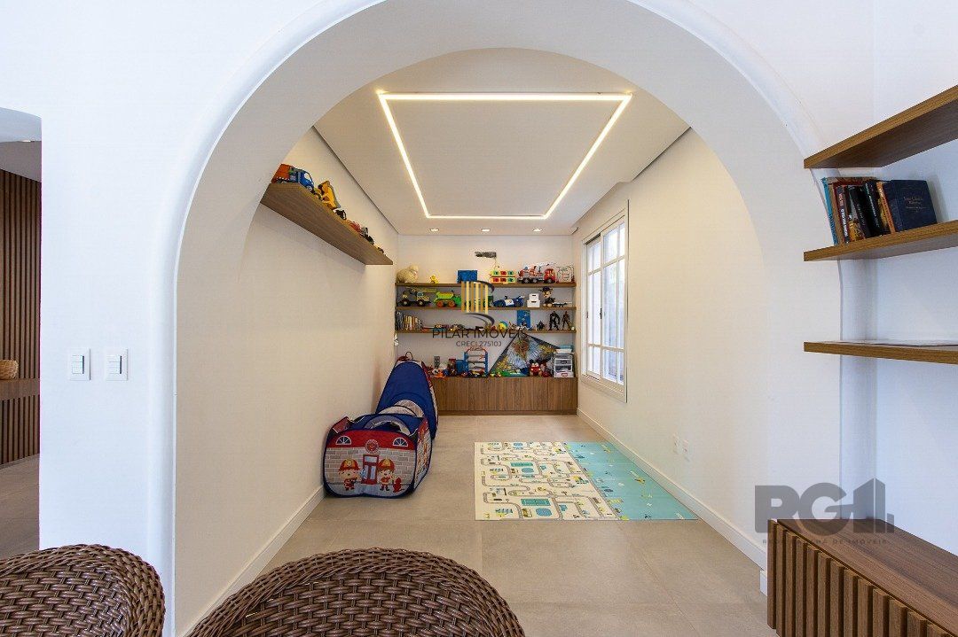 Casa 4 dormitórios no bairro Vila Conceição