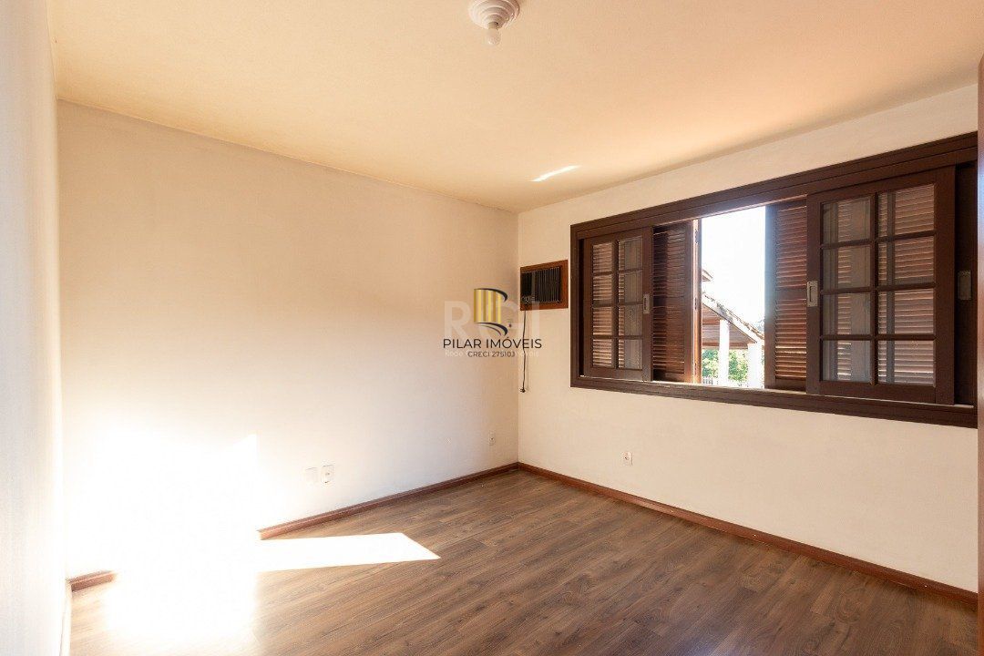 Casa para Venda - 280m², 3 dormitórios, sendo 1 suites, 2 vagas - Espirito Santo