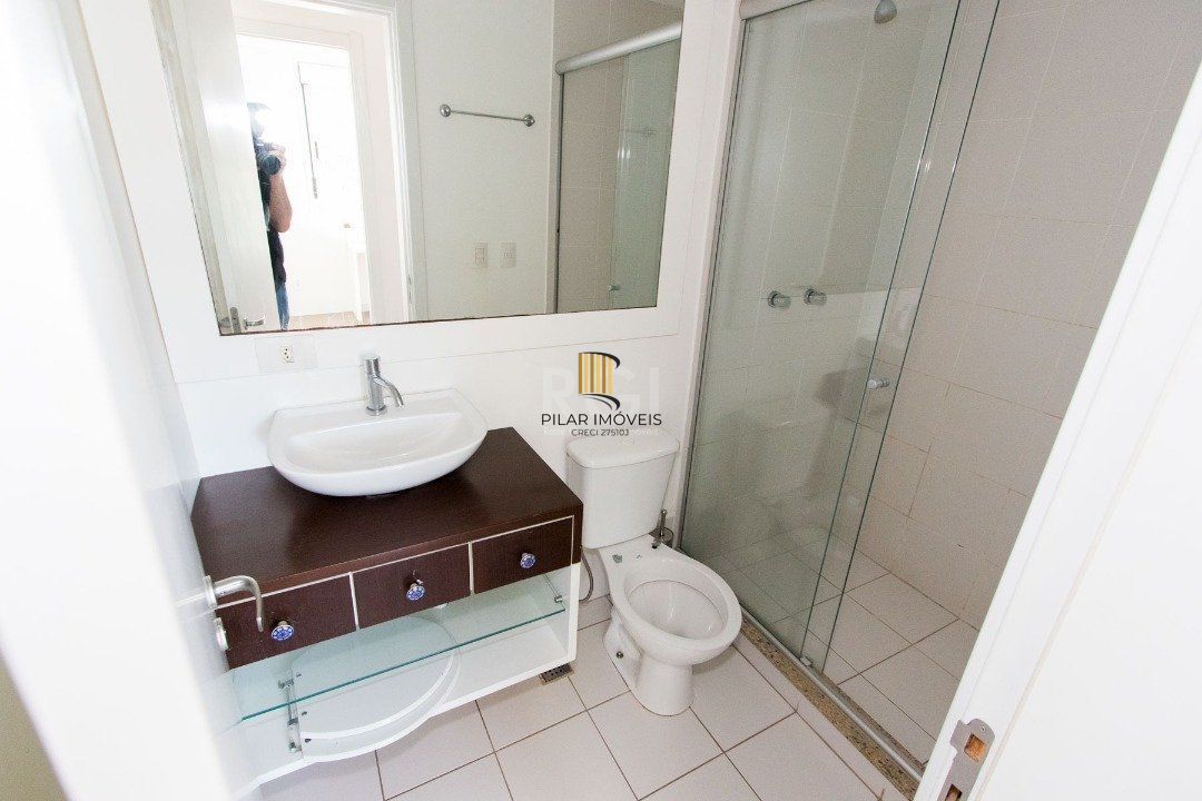 Apartamento | Bairro Cristal | 2 dormitórios | Suíte |  Semi mobiliado |  1 vaga escriturada
