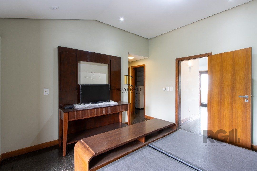 Casa 4 dormitórios no bairro Cristal
