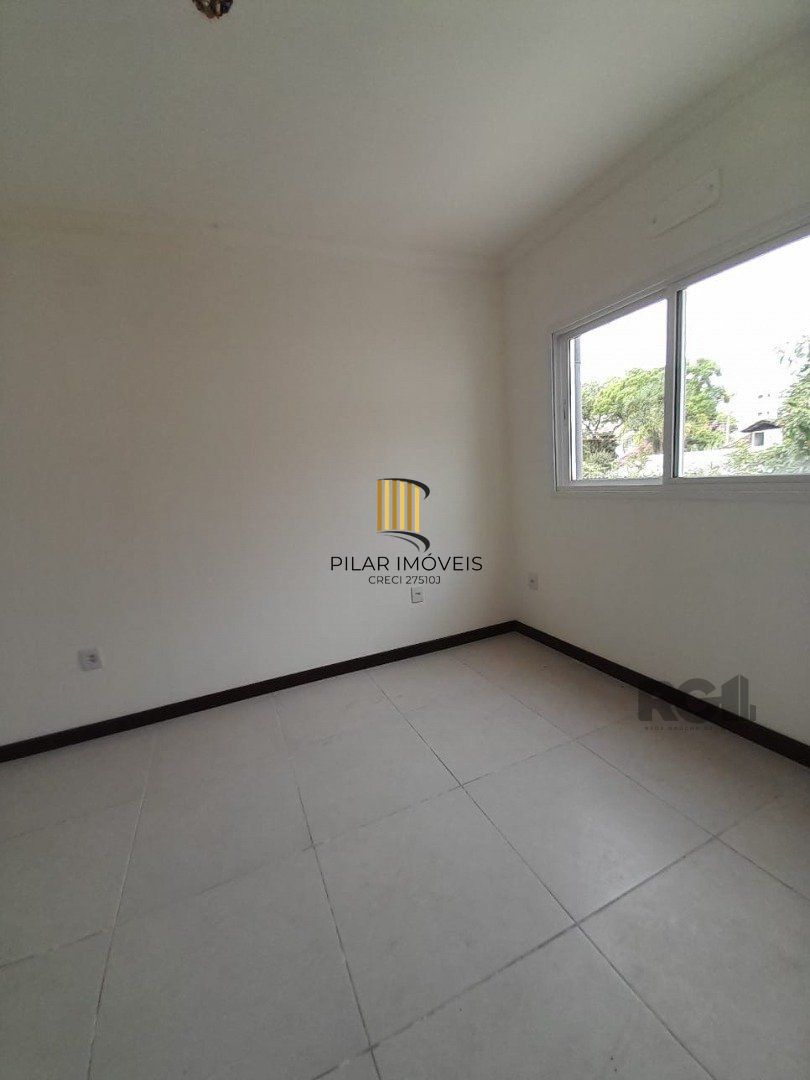 Casa de Condomínio 3 dormitórios no bairro Camaquã