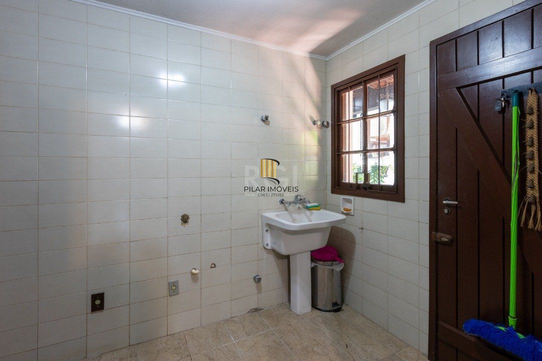 Casa para Venda - 357.28m², 4 dormitórios, sendo 1 suites, 4 vagas - Jardim Isabel