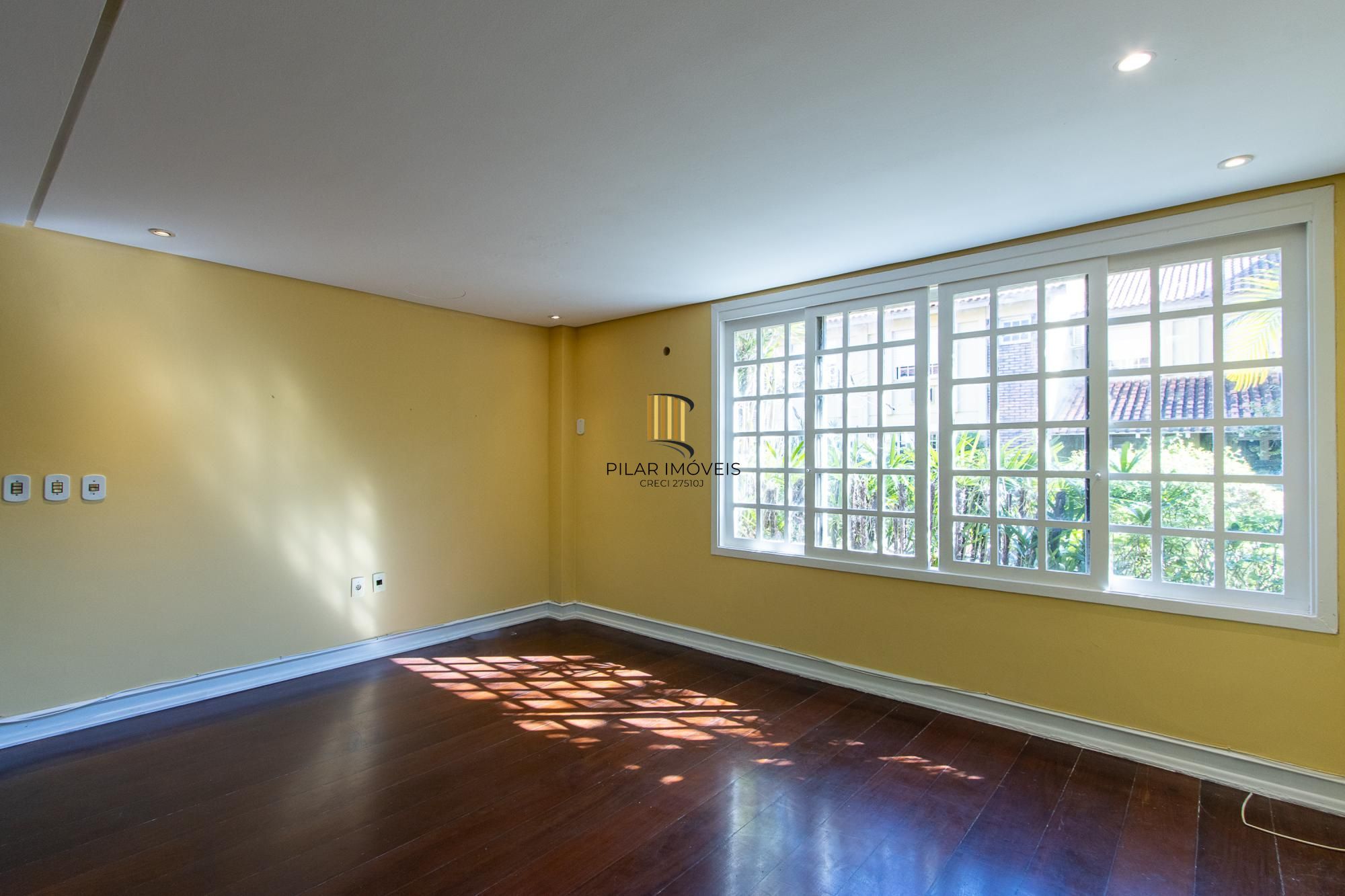 Casa condomínio, no bairro Tristeza, 175,17m² área privativa,03 dormitórios 01 suíte e 02 vagas!