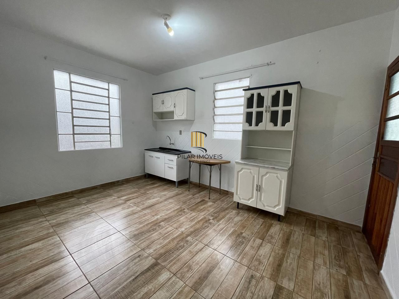 Terreno amplo com 690m², com duas casas construídas para moradia ou investyirdores!!