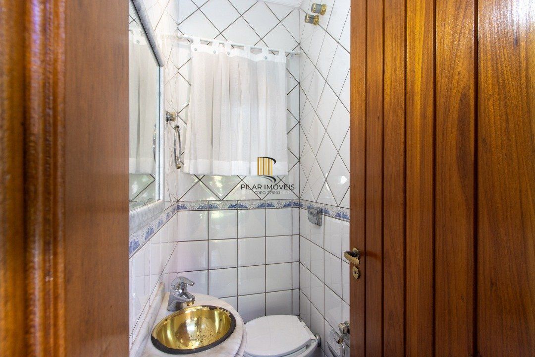 Casa 3 dormitórios no bairro Ipanema