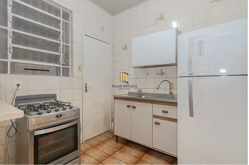 Apartamento de 2 dormitórios, 1 banheiro, no Bairro Rio Branco.