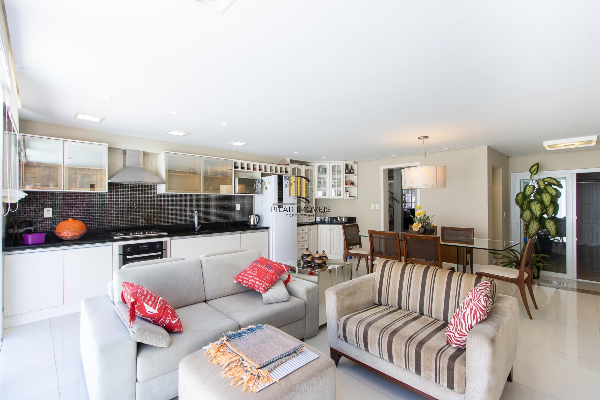 Casa 4 dormitórios no bairro Cristal