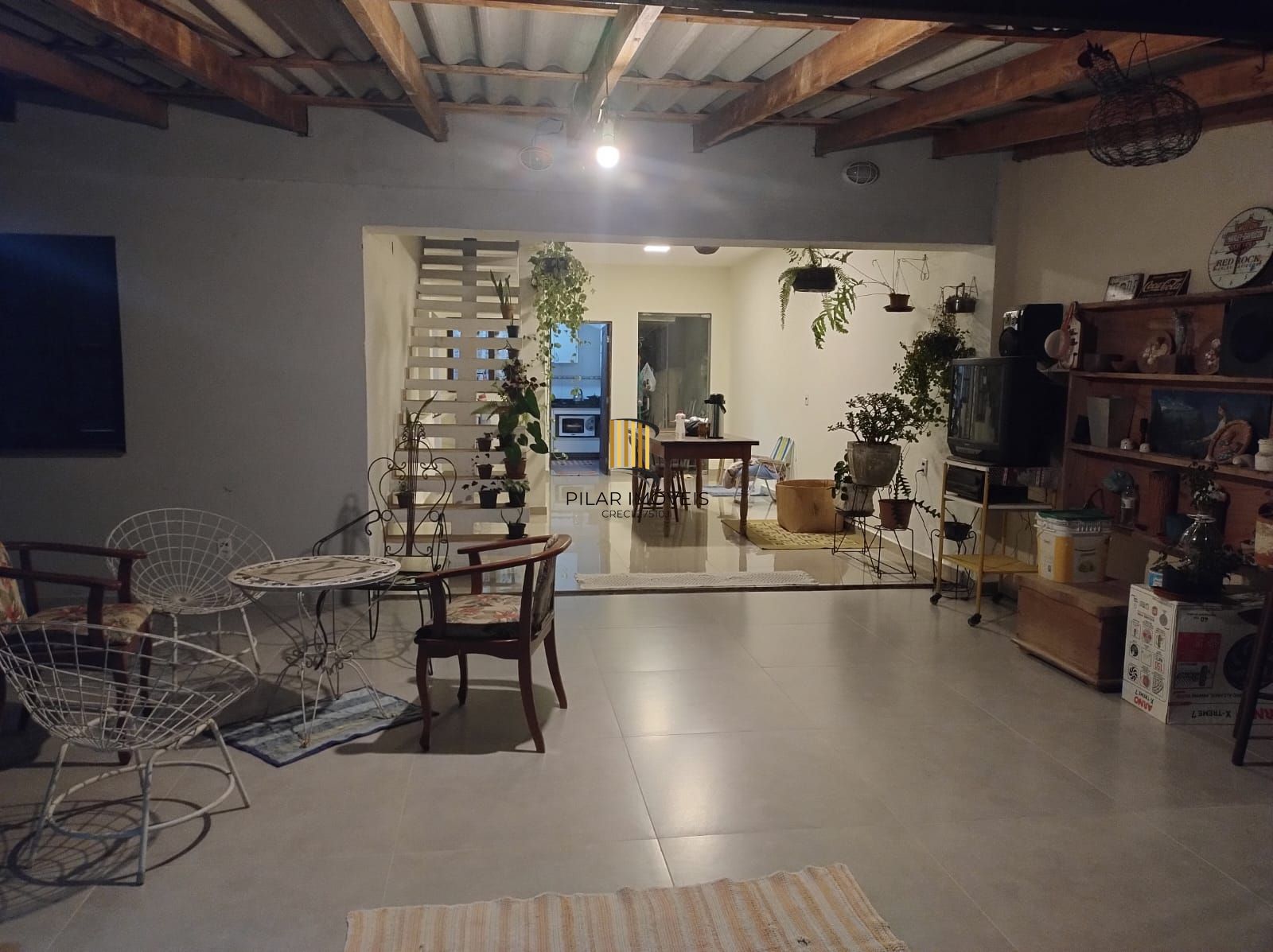 Casa para Venda - 182m², 2 dormitórios, sendo 1 suites, 3 vagas - Lami