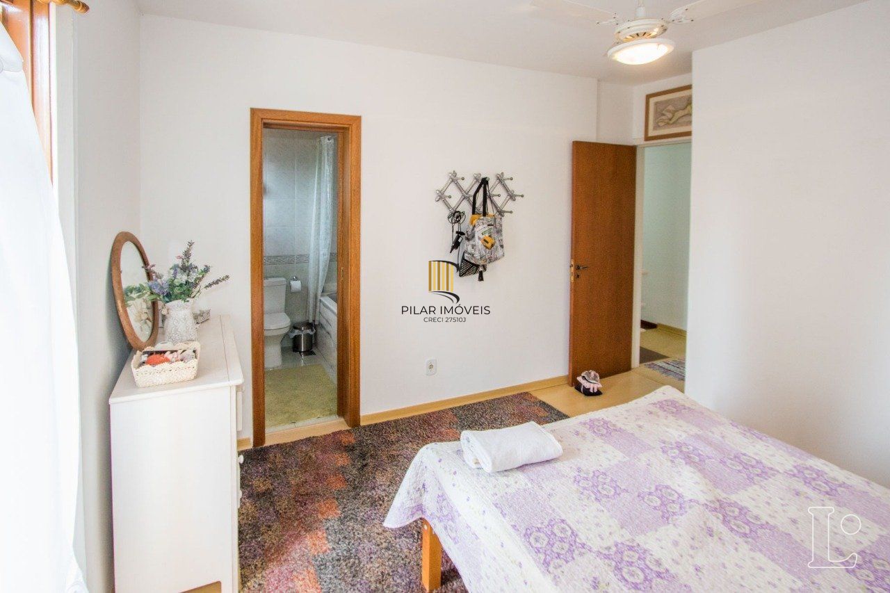 Casa de Condomínio 4 dormitórios no bairro Cavalhada