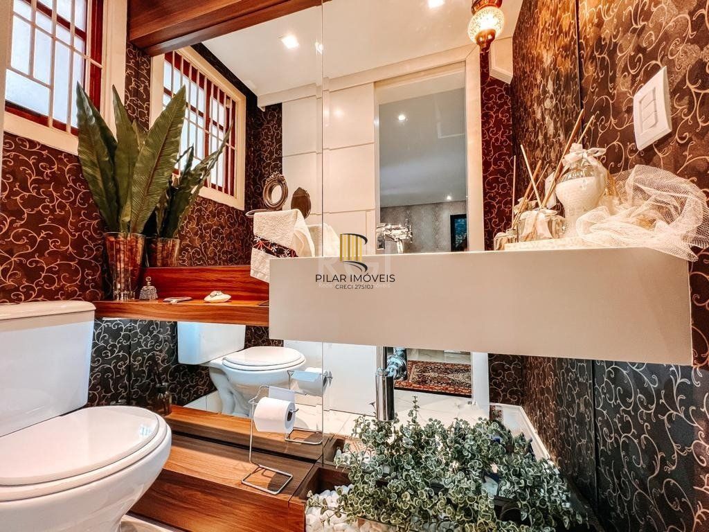 Excelente casa a venda no bairro Tristeza, para o lado do Rio!