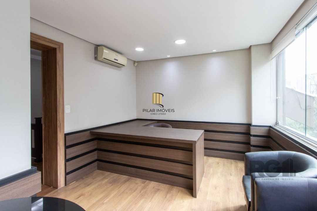 Excelente casa comercial com aproximadamente 300m² de área construída