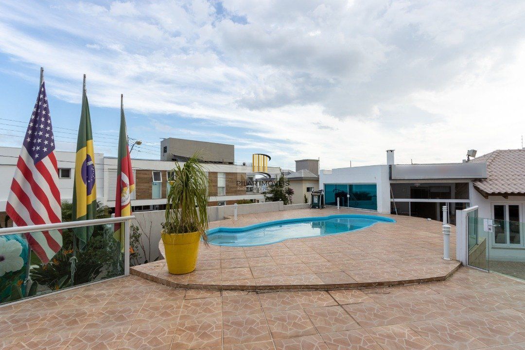 Casa de Condomínio 6 dormitórios no bairro Nonoai