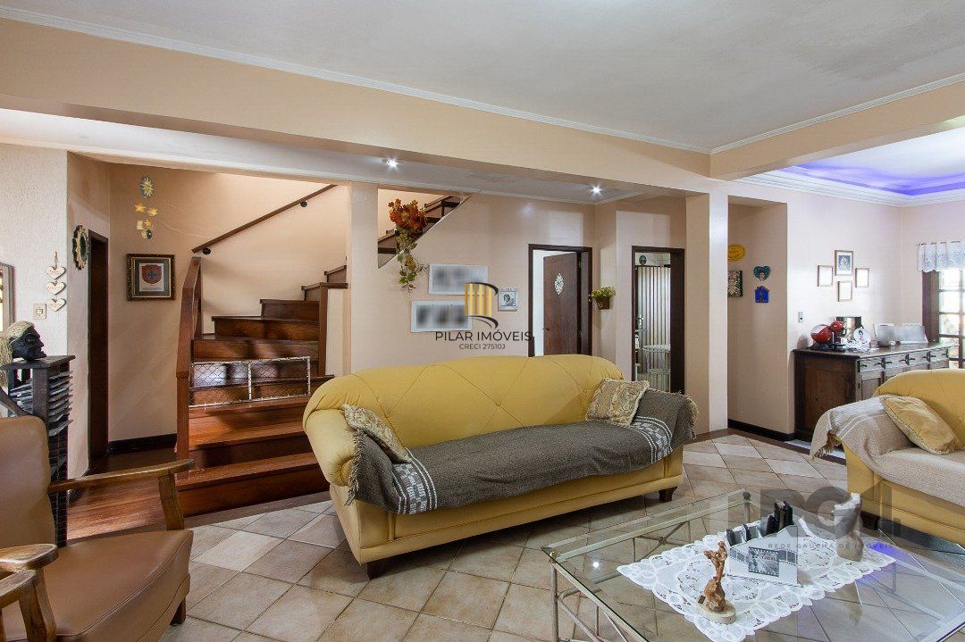 Casa para Venda - 300m², 3 dormitórios, sendo 1 suites, 4 vagas - Nonoai