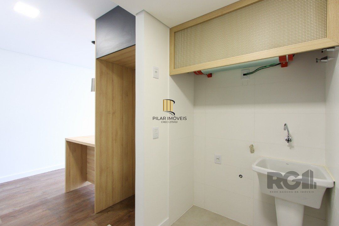 Apartamento em Porto Alegre no Bairro Petrópolis, de 2 quartos, GARDEN , semi mobiliado