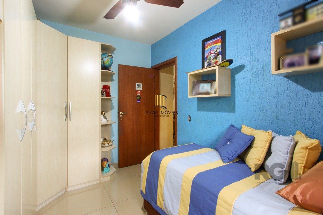 Excelente Casa Tipo Sobrado de alvenaria