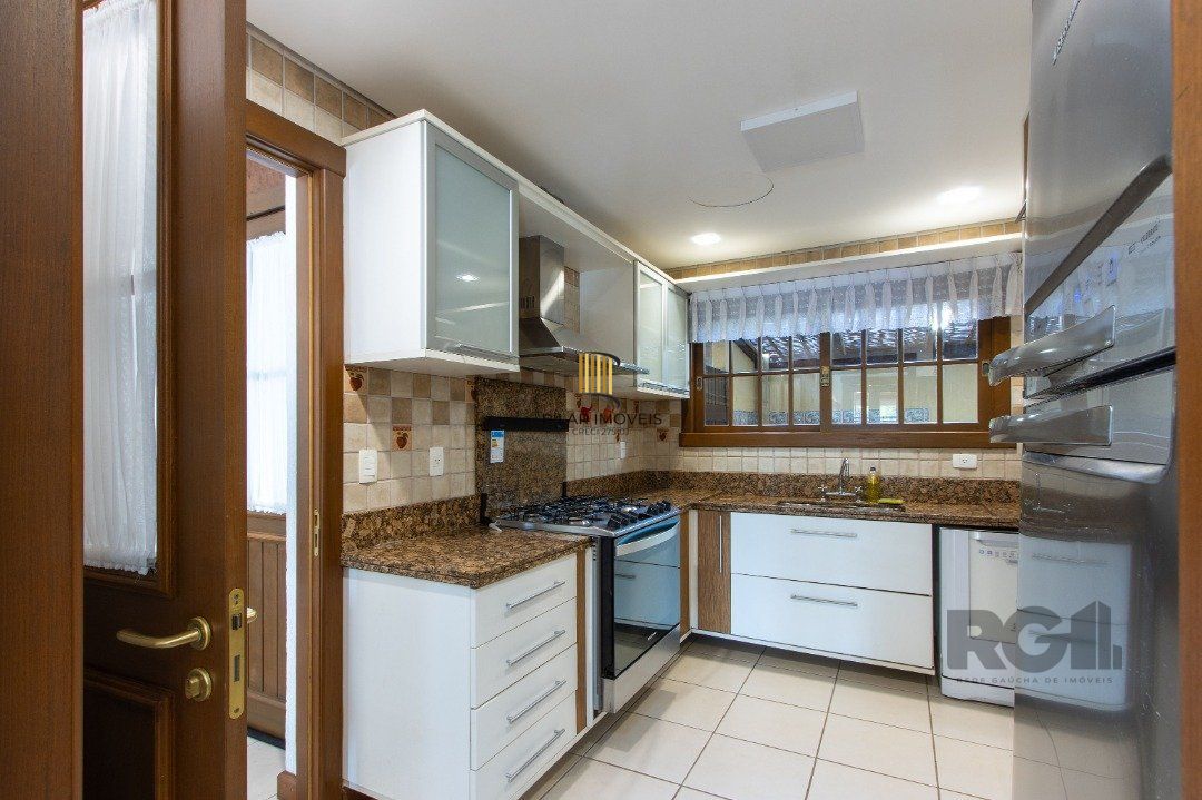 Casa de Condomínio 3 dormitórios no bairro Belém Novo