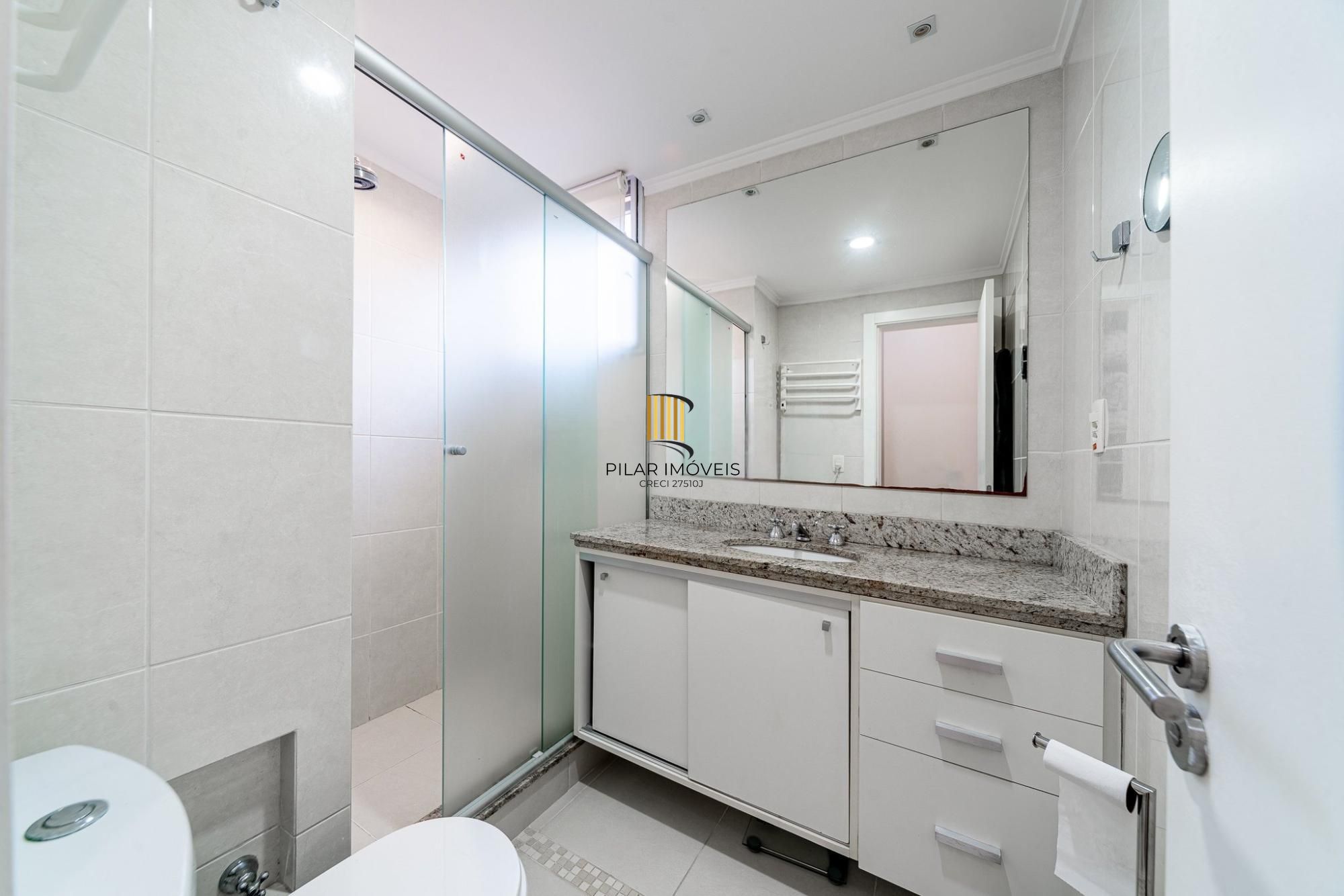 Apartamento 3 dormitórios, sendo 3 suítes e 2 vagas no Petropolis