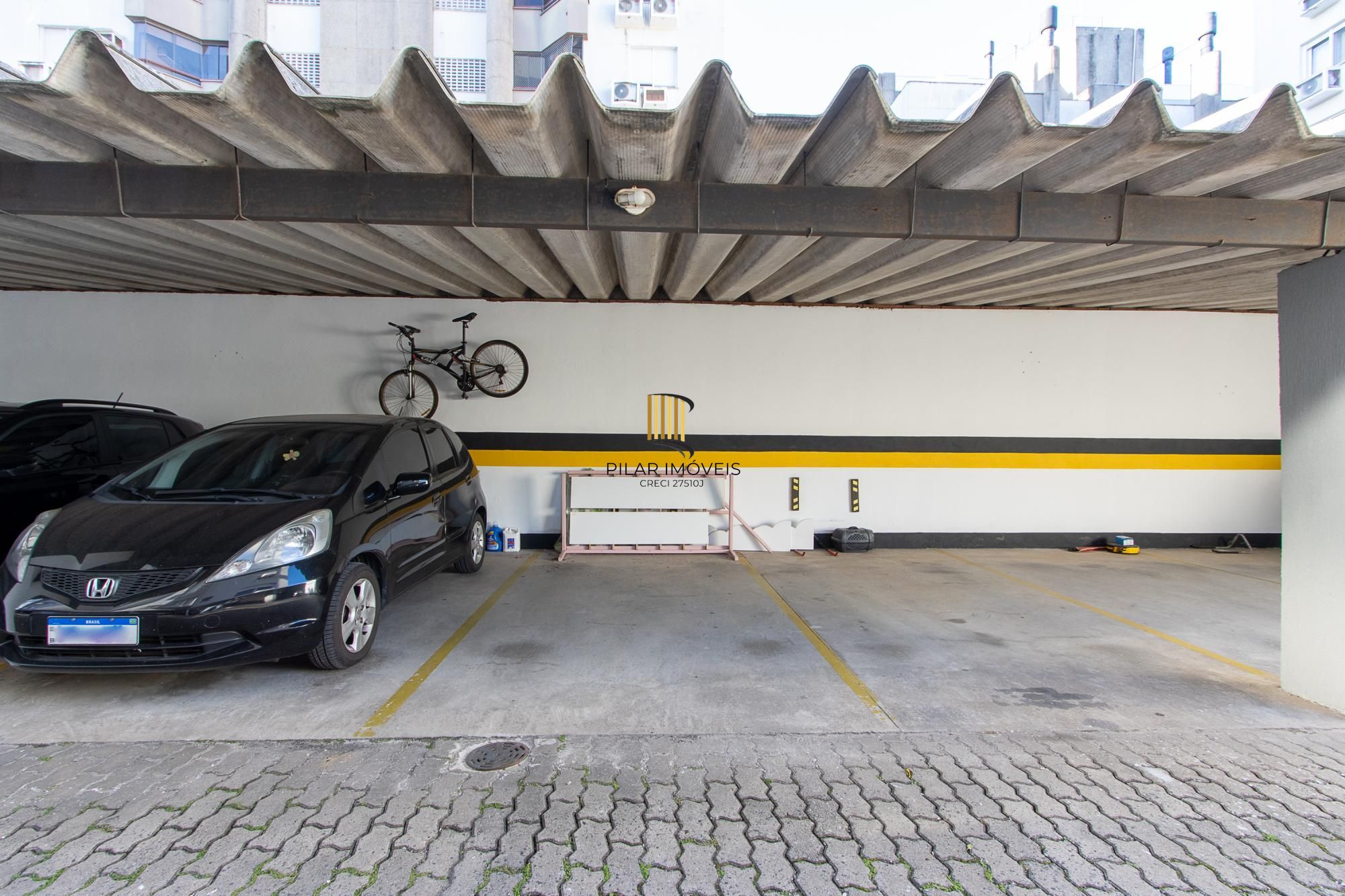 Apartamento com 2 dormitórios no bairro Cavalhada