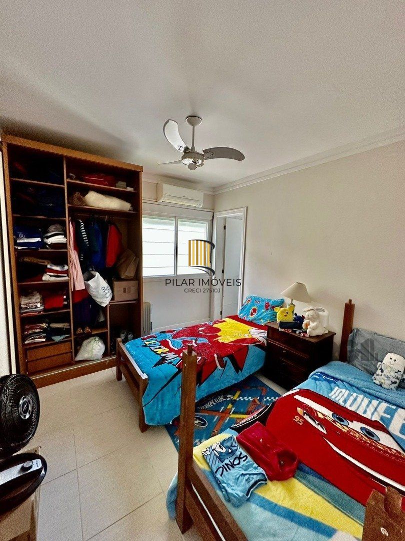 CASA EM CONDOMINIO COM TRES DORMITÓRIOS TRES SUITES
