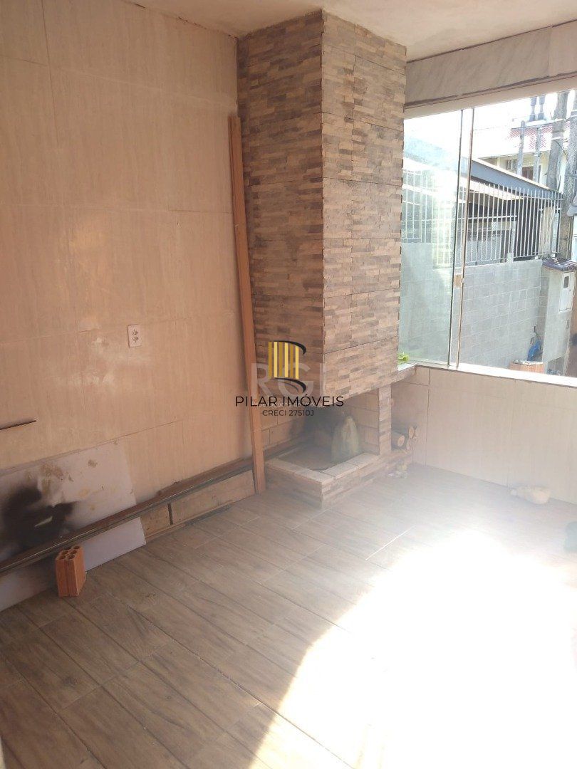 Casa para Venda - 72m², 2 dormitórios, 1 vaga - Hípica