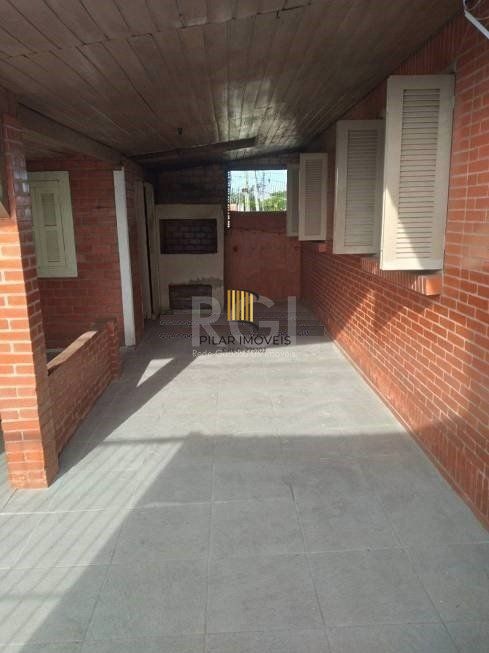 Casa 3 dormitórios no bairro Ponta Grossa