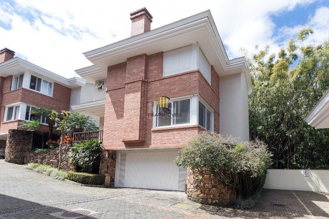 Casa Condominio para Venda - 380m², 3 dormitórios, sendo 3 suites, 4 vagas - Pedra Redonda