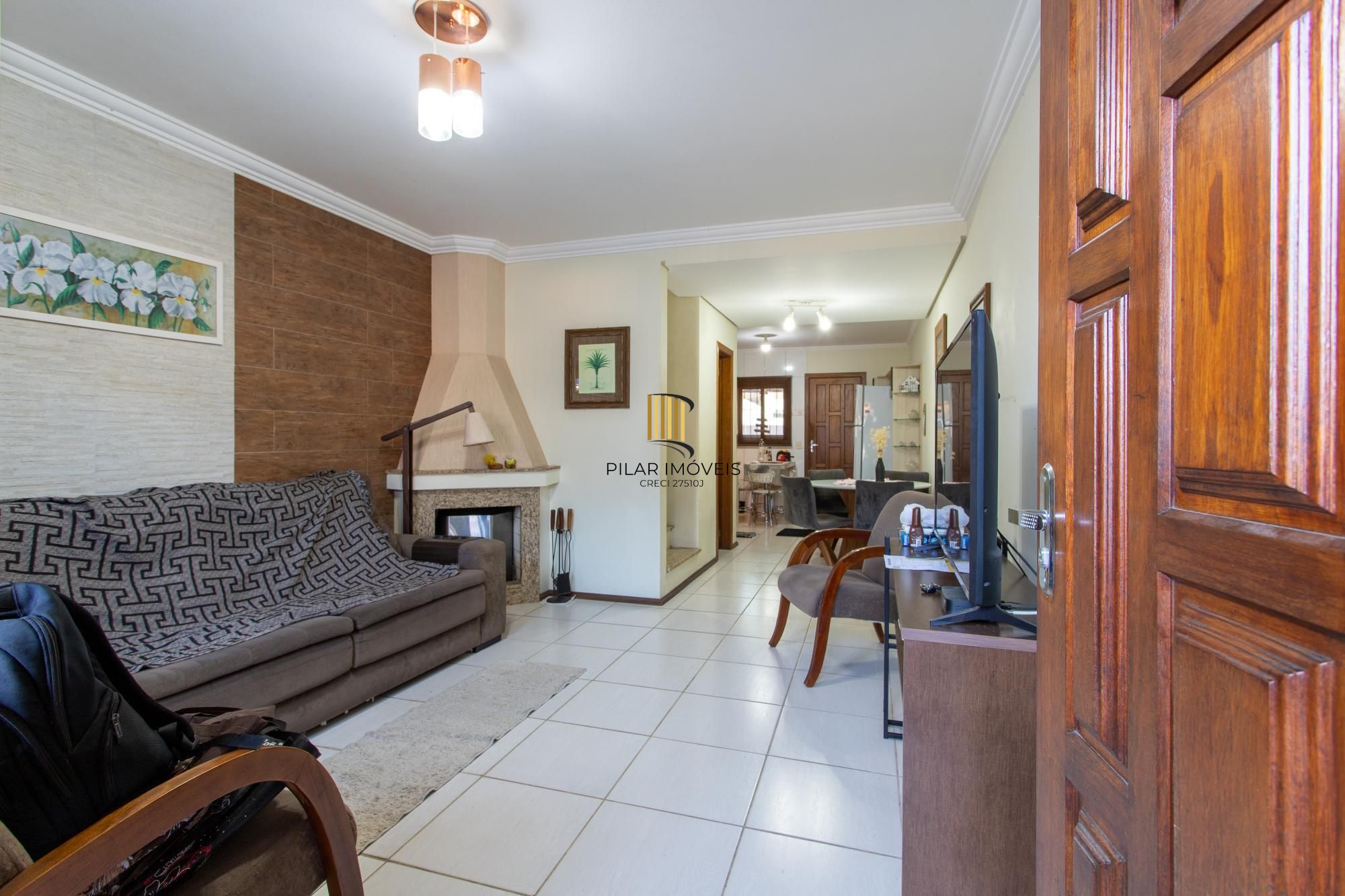 Casa 3 dormitórios no bairro Hípica