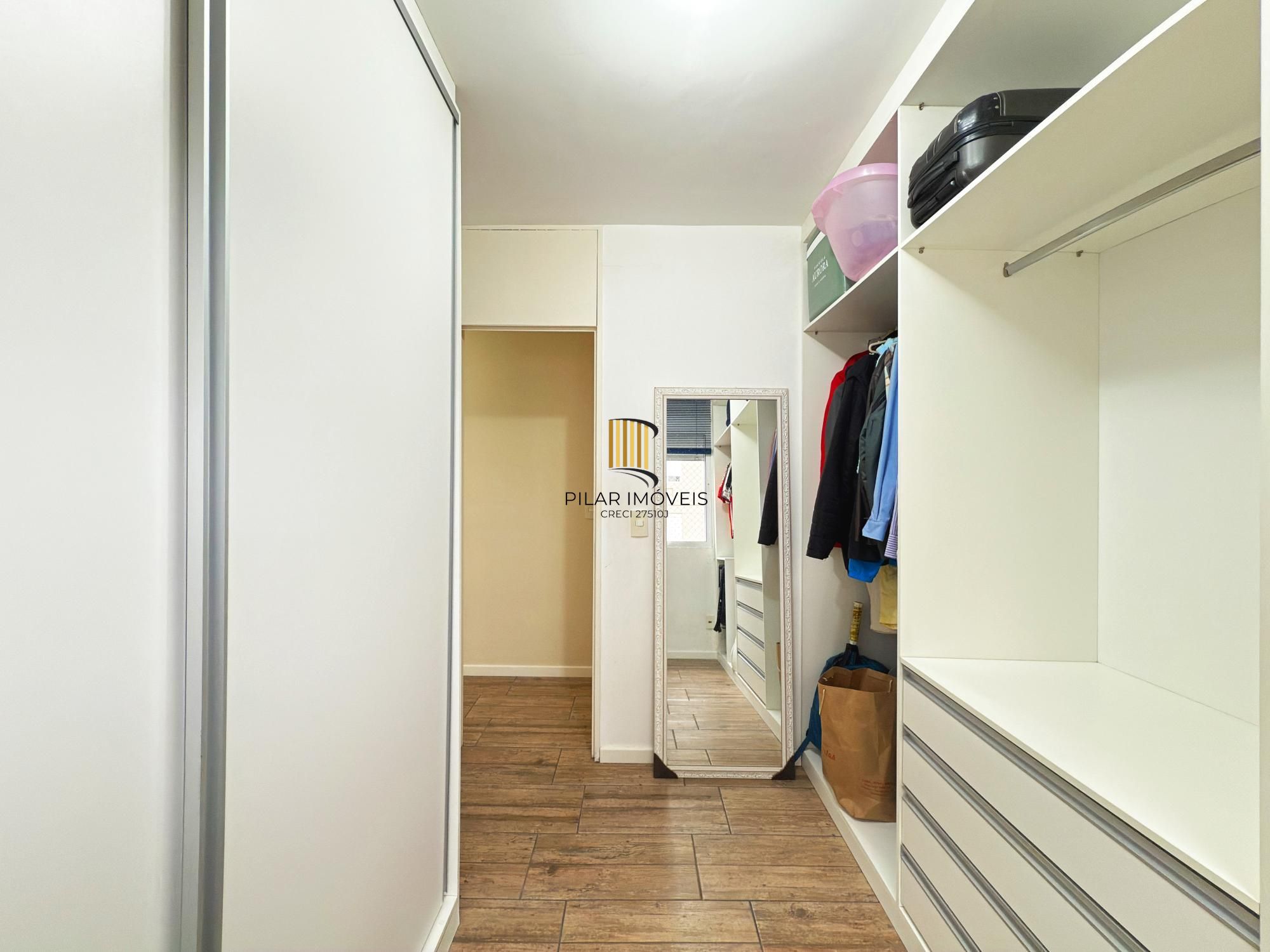 Apartamento de 3 dormitórios, 1 suíte e 2 vagas de garagem cobertas.