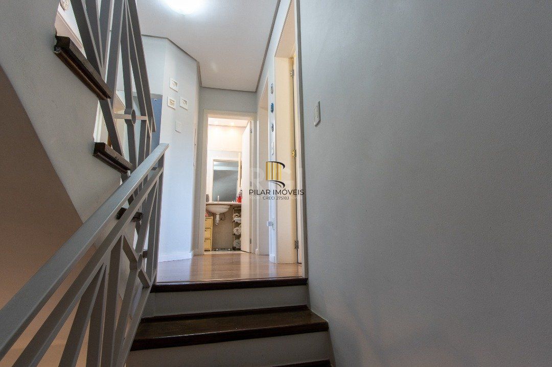 Casa de Condomínio 4 dormitórios no bairro Vila Assunção