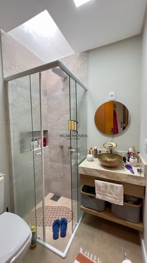 Casa térrea com piscina  no Guarujá