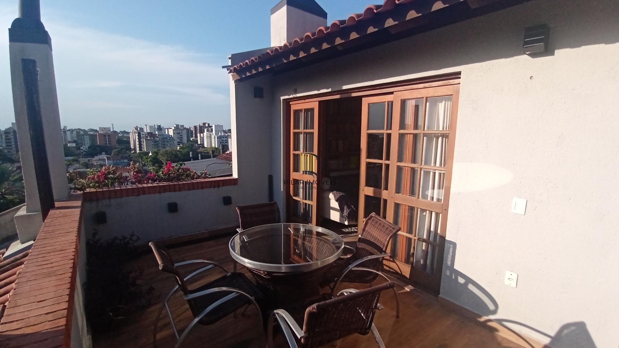 Casa de Condomínio com 3 Suítes, no bairro Tristeza