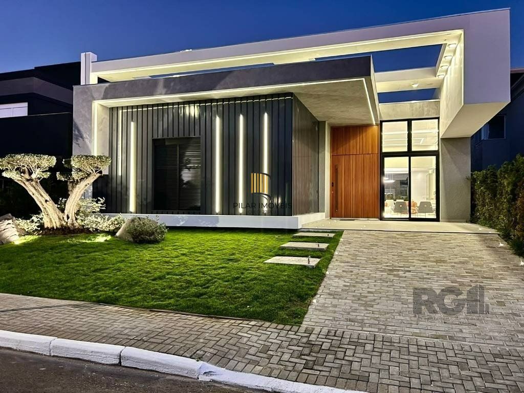Casa térrea no Condomínio Velas da Marina com 4 suítes, piscina e 243m² privativos