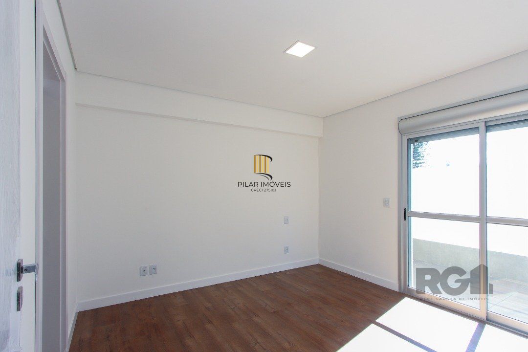 Apartamento em Porto Alegre no Bairro Petrópolis, de 2 quartos, GARDEN , semi mobiliado