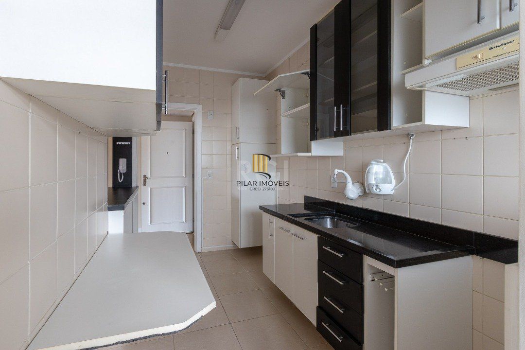 Apartamento no último andar com vista panorâmica, 2 dormitórios e até 4 vagas de garagem - Bairro Teresópolis, Zona Sul de Porto Alegre