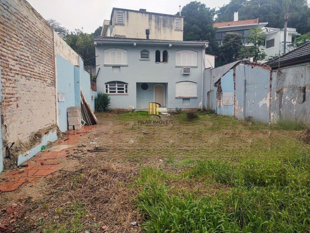 Casa para Venda - 300m², 4 dormitórios, 4 vagas - Menino Deus