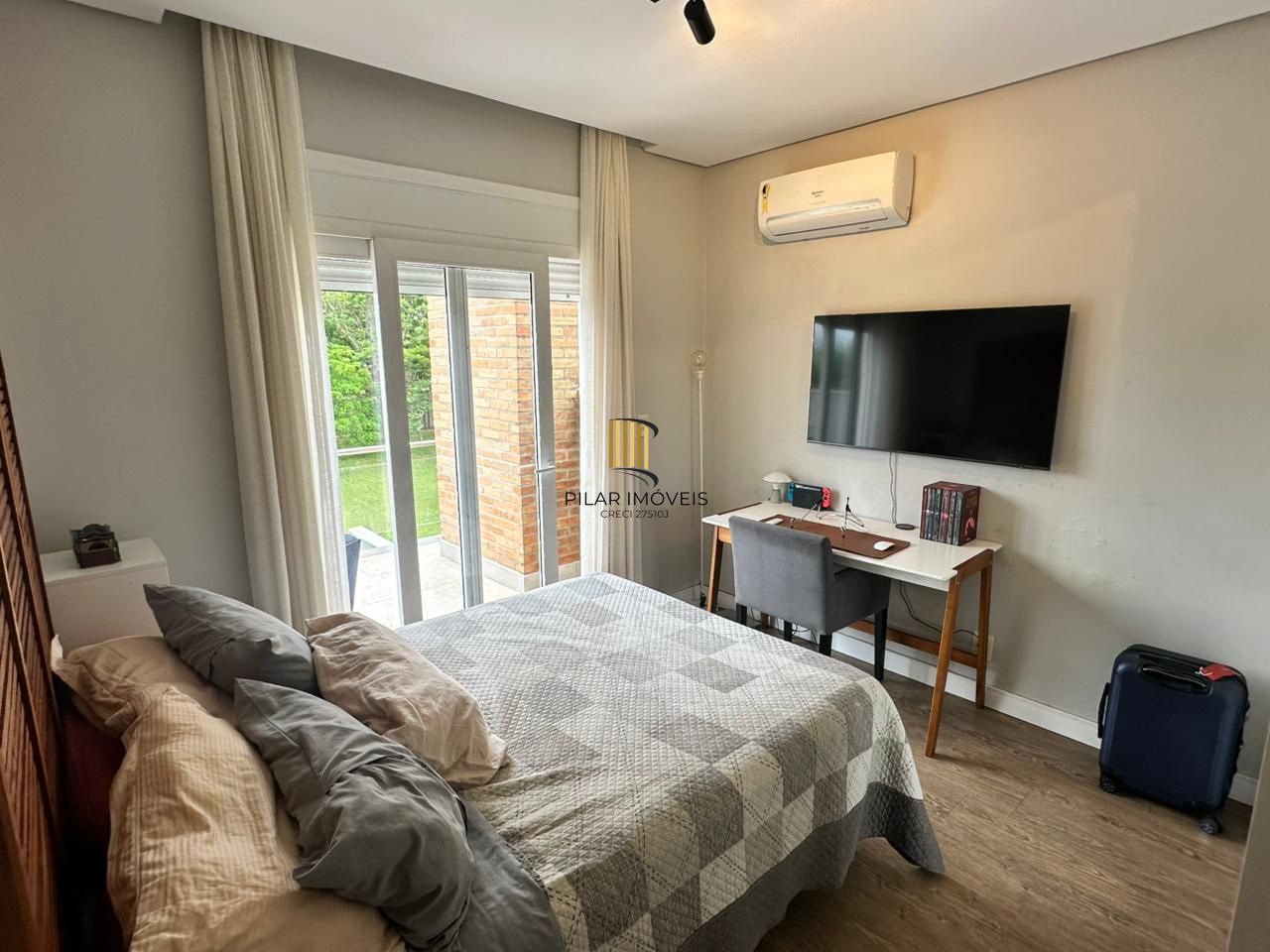 Casa de Condomínio 4 dormitórios no bairro Terraville